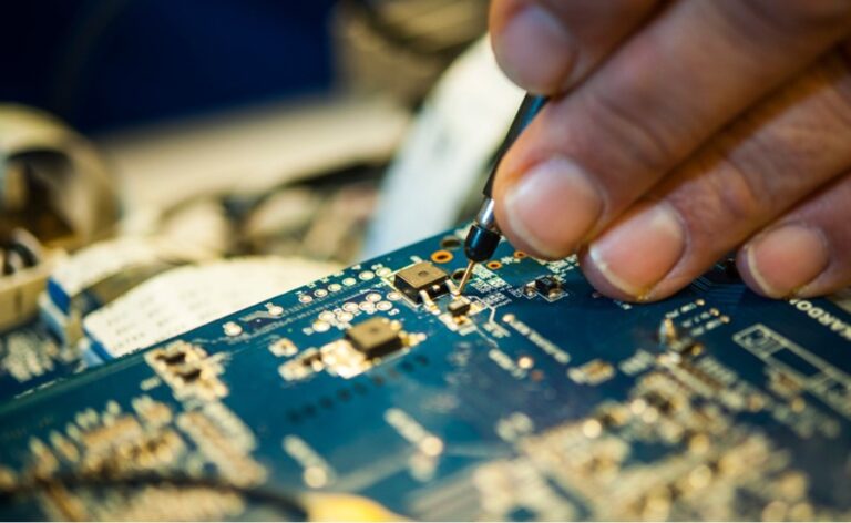Ijsbeer Higgins Van toepassing Reparatie elektronica wordt overzichtelijk met Nationaal  Reparateursregister – CE Repair Services